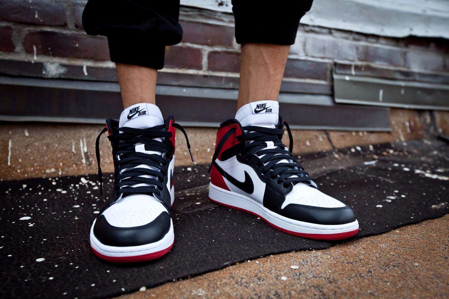 Мужские кроссовки штучно. Nike Air Jordan 1 High og Black Toe. Nike Air Jordan High черные.